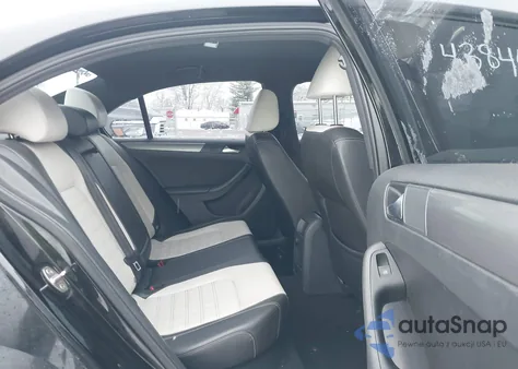 2016 Volkswagen Jetta 1.8T Sport из США, поврежденный, VIN 3VWD17AJ8GM290796